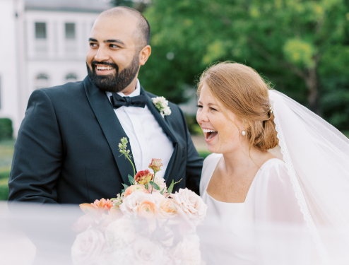 How the Best Wedding Photographers Capture Emotions That Last?